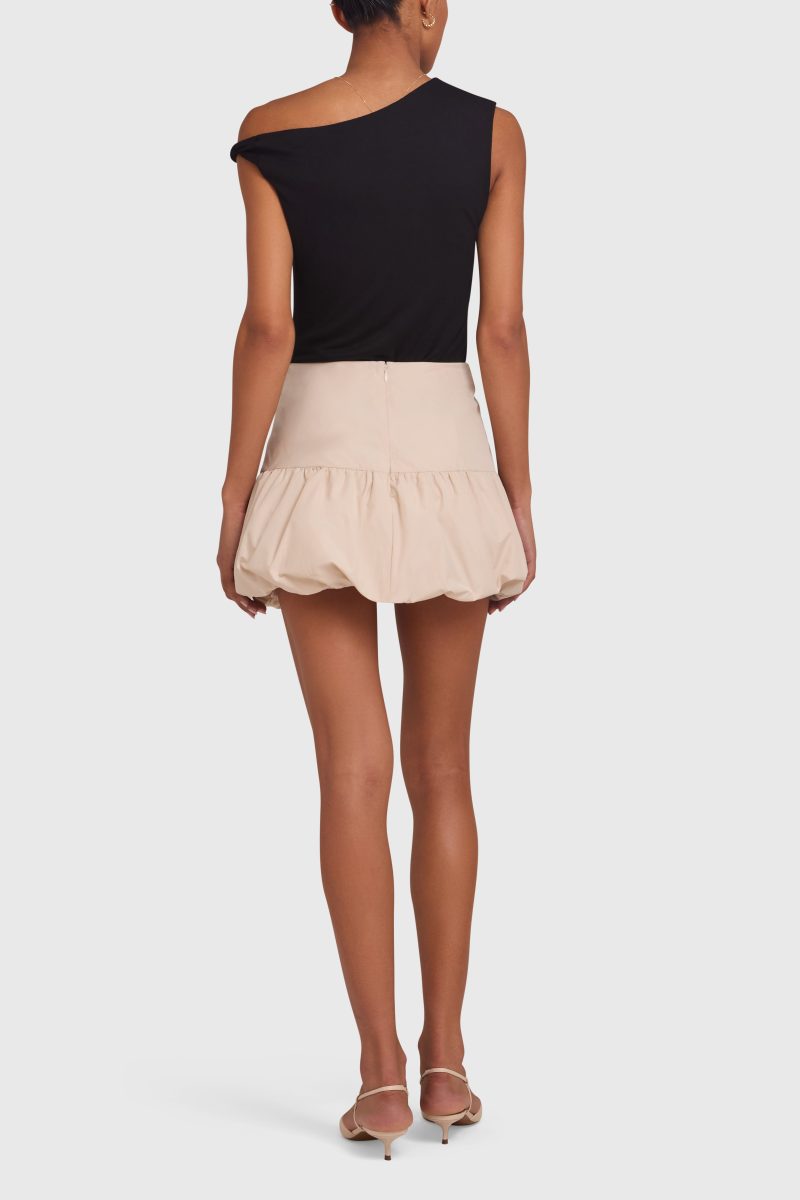 GA 40013 BONAIRE SKORT CHALK BACK